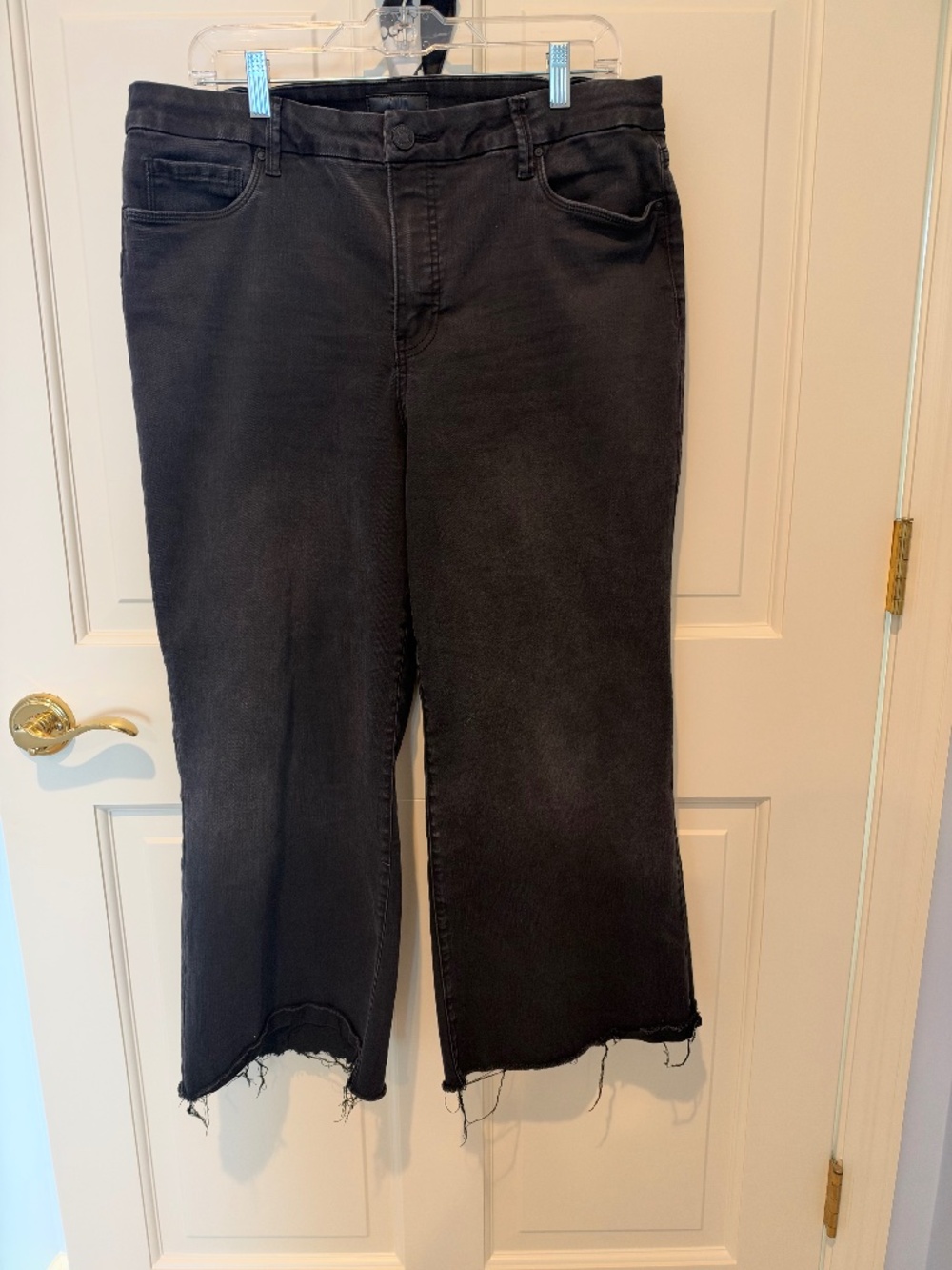 KUT from the Kloth Wide Leg Raw Hem Jeans – Washed Black – Size 14P